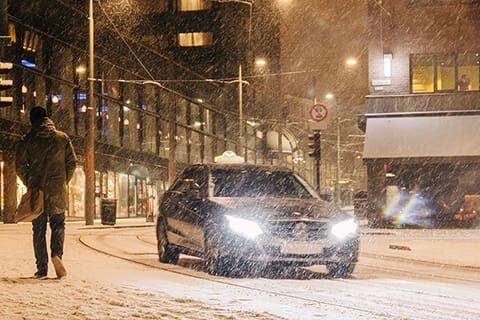 02 Taksin yhteistyökumppanin Satakunnan Aito Taksin taksinkuljettaja toivoo, että taksille olisi käyttöä myös pikkujouluaikaan