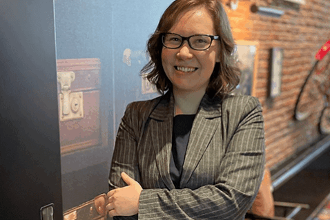 ”Taksialan jatkuva muutos on pitänyt työni mielenkiintoisena”, kertoo taksitarkastaja Noora Hännikkälä