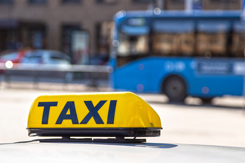 02 Taksin tilausdatan mukaan kuljettajien lakon aikaan taksikyytejä tilattiin puolet enemmän kuin edeltävällä viikolla