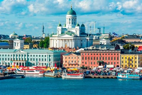 Taksiuudistus saa kiitosta Uudellamaalla – Yli puolet taksinkäyttäjistä pitää taksiuudistusta hyvänä 